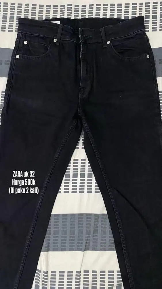 Zara celana hitam