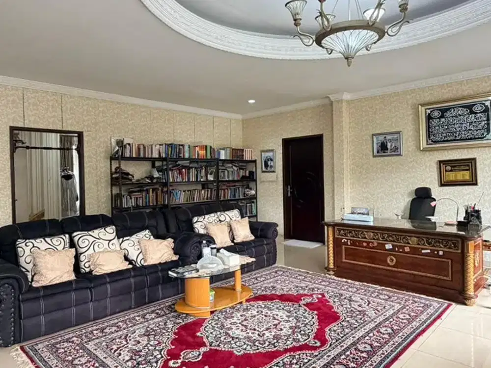 Rumah Premium 7 Kamar Kapasitas Parkir Luas di Cilandak Jaksel ND-18118
