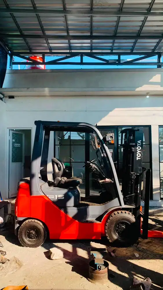 Toyota 1.5 Ton Mast 3 Meter Bergaransi Mesin Langsung Pemilik