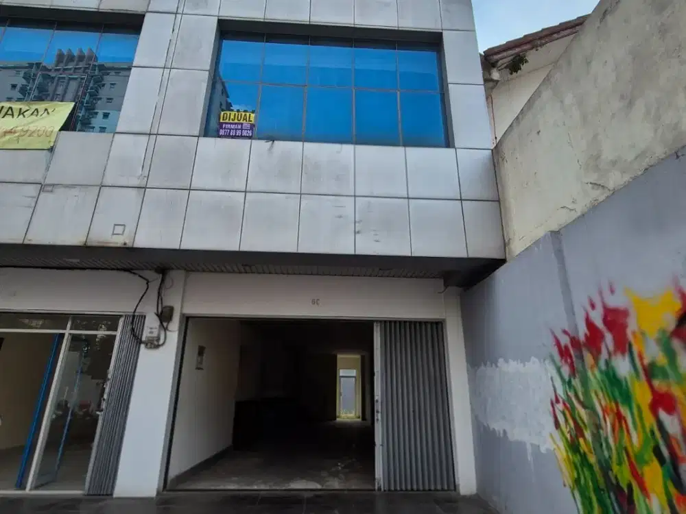 Dijual Murah Ruko 3 Lantai Depan Halte Bus Univ Budi Luhur Jakarta selatan