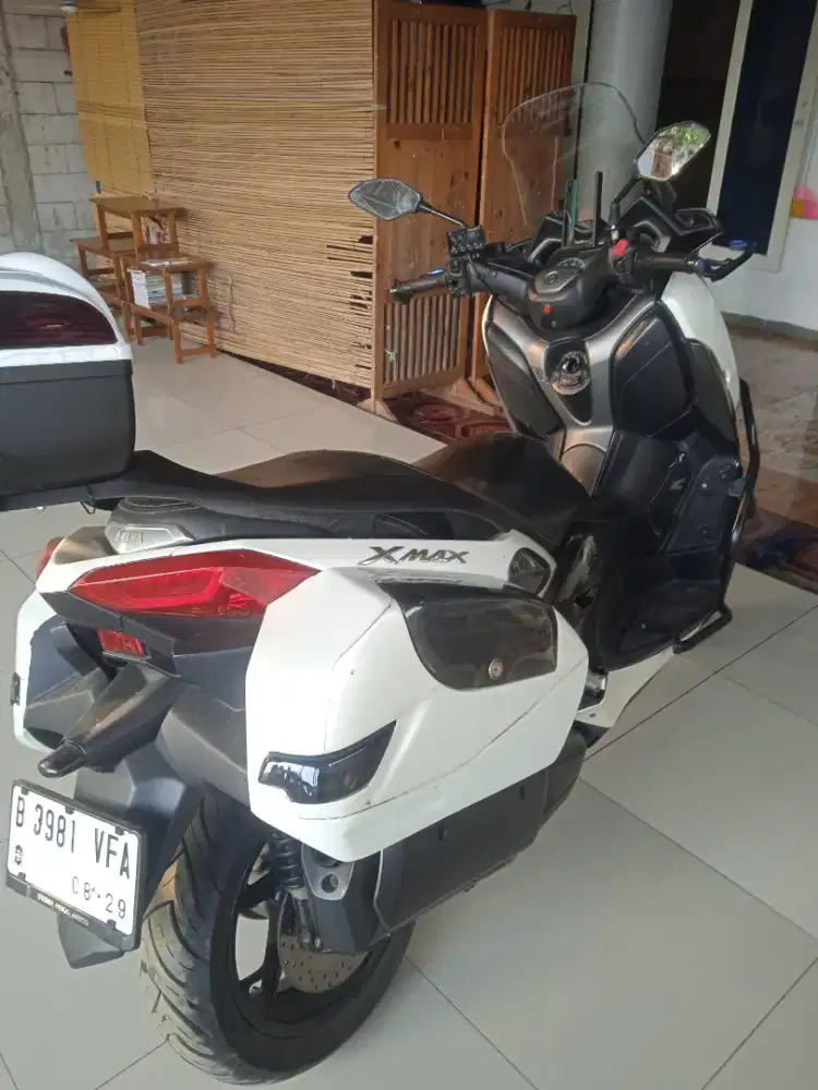 YAMAHA X-MAX 250 TAHUN 2018 – PUTIH
