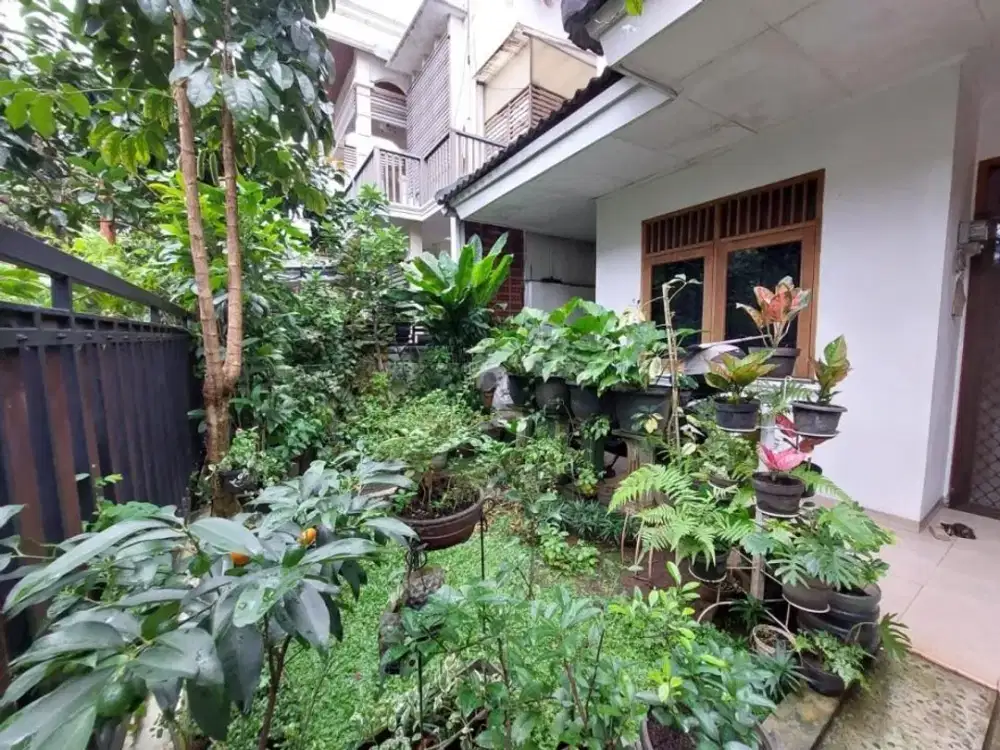 Dijual Rumah 2 Lantai Dalam Komplek Bebas Banjir di Lebak Bulus