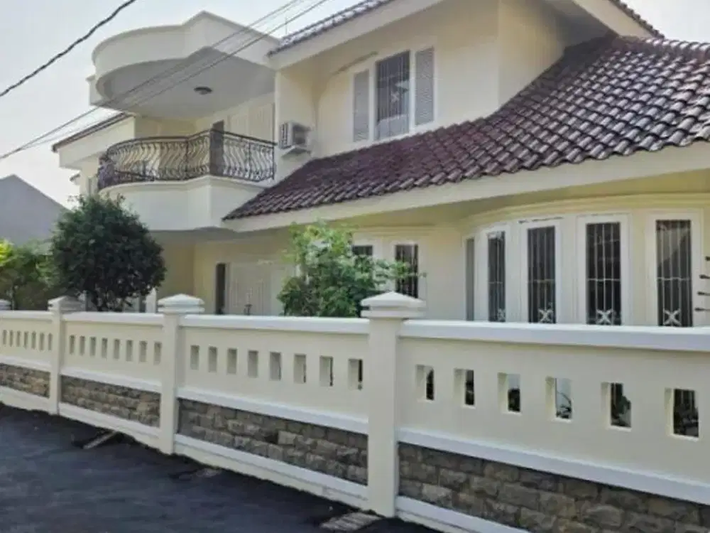 Rumah 2 Lantai Sudah Renovasi, Siap Huni di Mega   Cinere