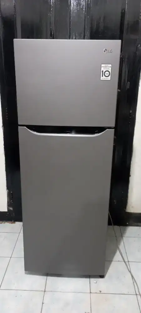 Kulkas 2 pintu LG smart inverter