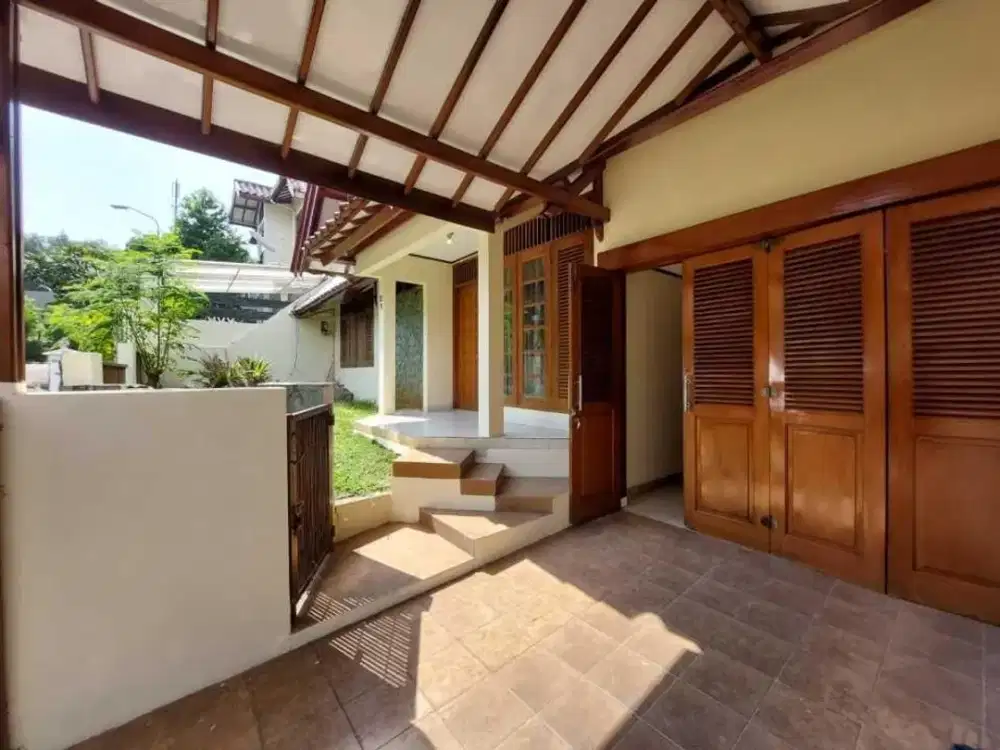 Dijual Rumah Kokoh 2 Lantai Dalam Komplek Nyaman di Puri Cinere