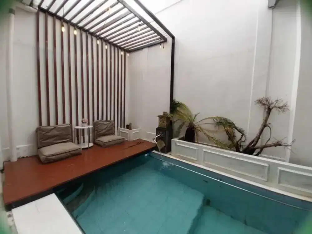 Rumah Cantik 3 Lantai di Kalia Park Gandul