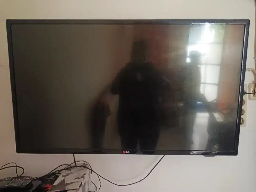 TV LG 43 inch Bekas
