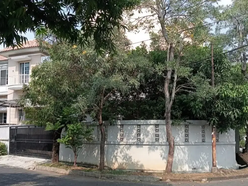 Dijual Rumah Taman Semanan Indah Hook LT 192M2, Utara, Ada Taman!
