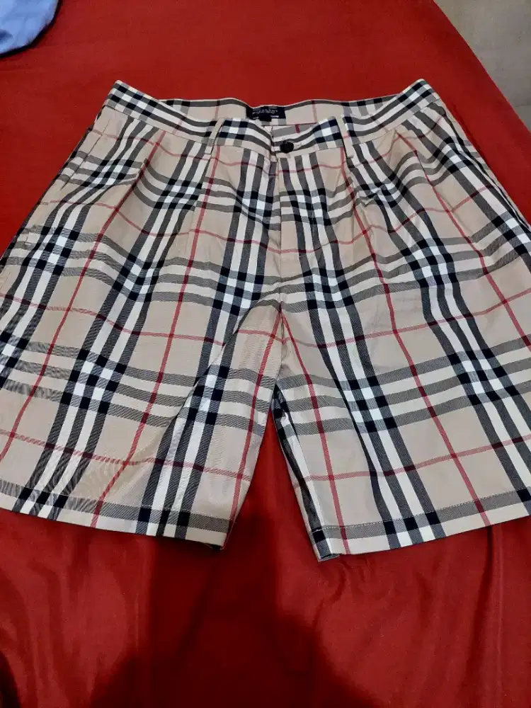 Celana pemdek Burberry colab terbaik  size 33