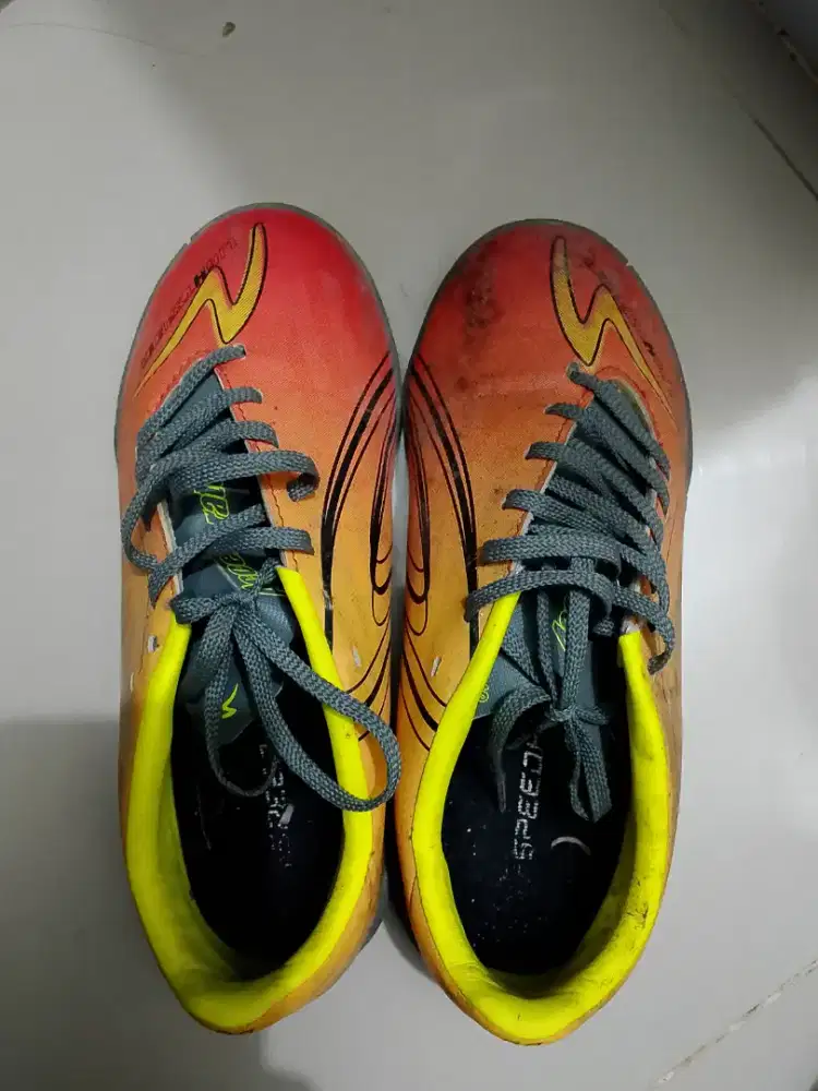 sepatu Specs orange