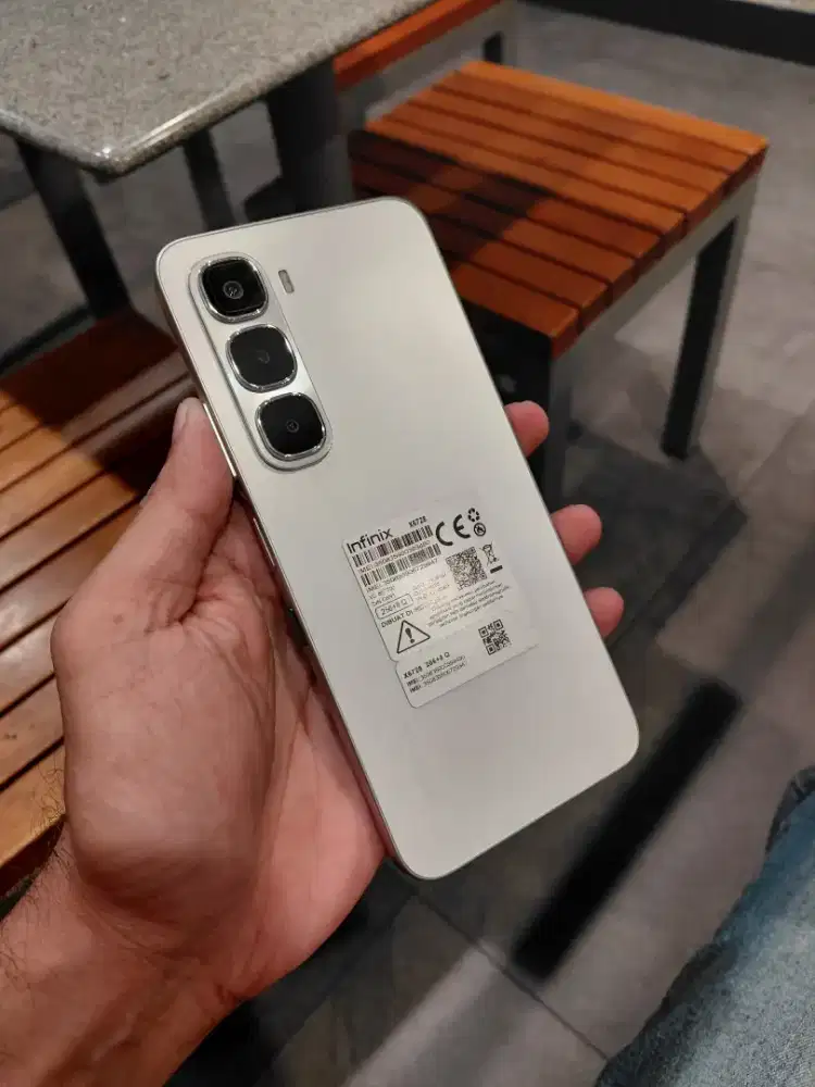 Infinix hot 60i 8/256 msi grnsi lengkp mulus bs tt