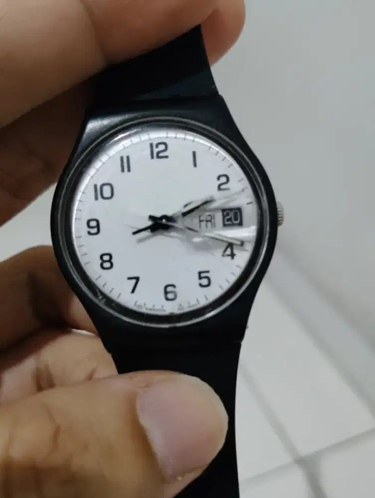 DIJUAL JAM SWATCH (ORIGINAL) WARNA HITAM