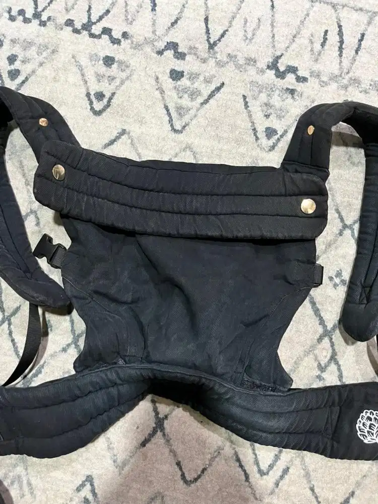 Mana baby carrier