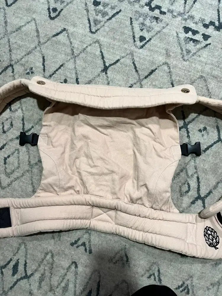 Mana baby carrier