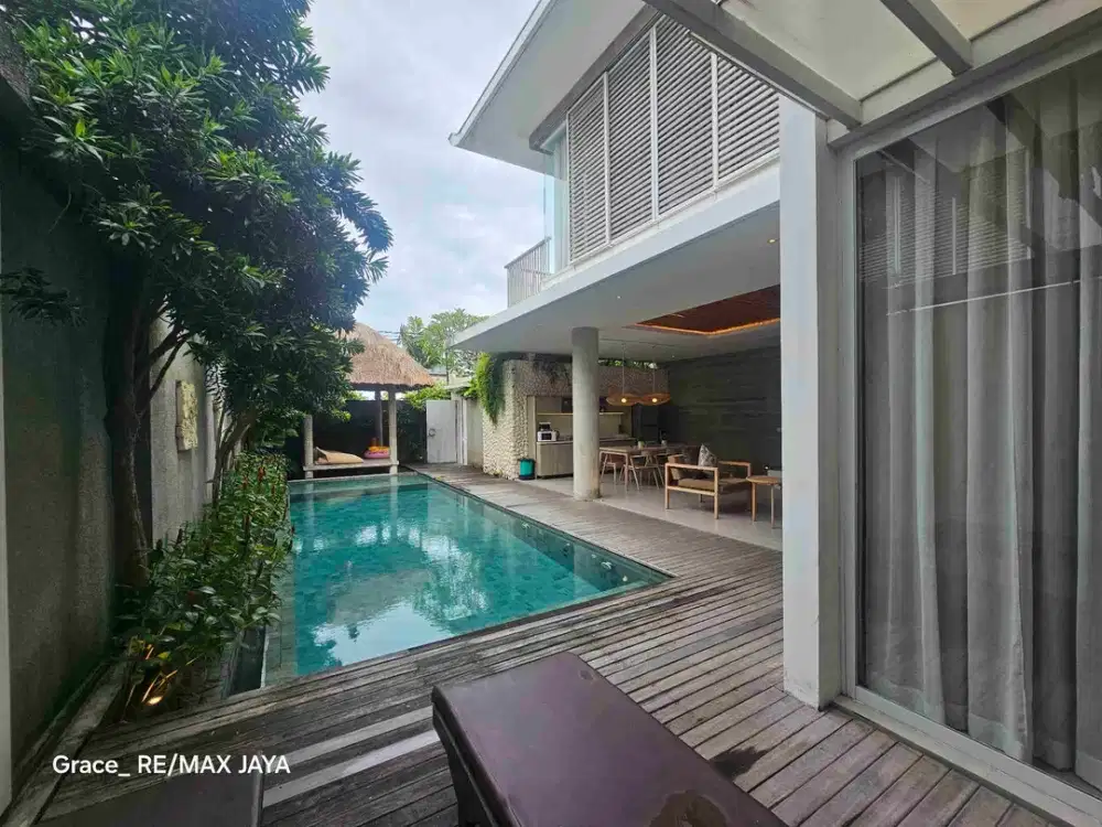 Two Bedroom Modern Tropical Villa at Seminyak Kuta, walking distance to Beach