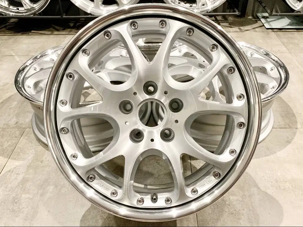 Velg SSR Agle Strusse Japan, R-17, Lebar 7, PCD 5x114