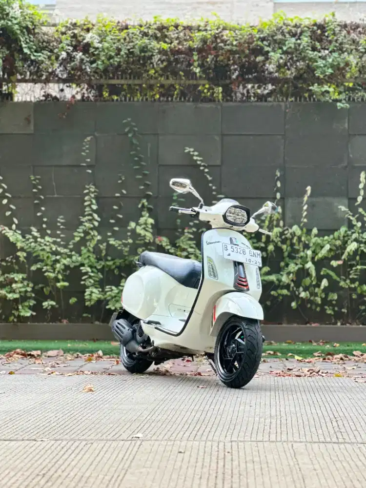 JUAL VESPA SPRINT S NEW MODEL 150 IGET ABS LED TH 2024 LIKE NEW!