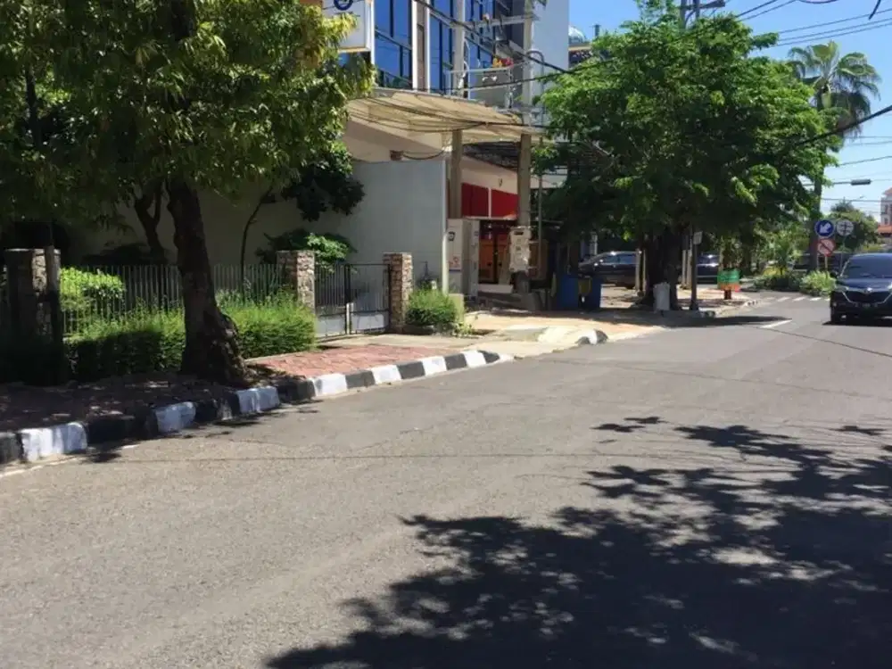 Rumah di Ciliwung Super Strategis, Cocok untuk Usaha Kantor, Cafe, Maupun Hotel