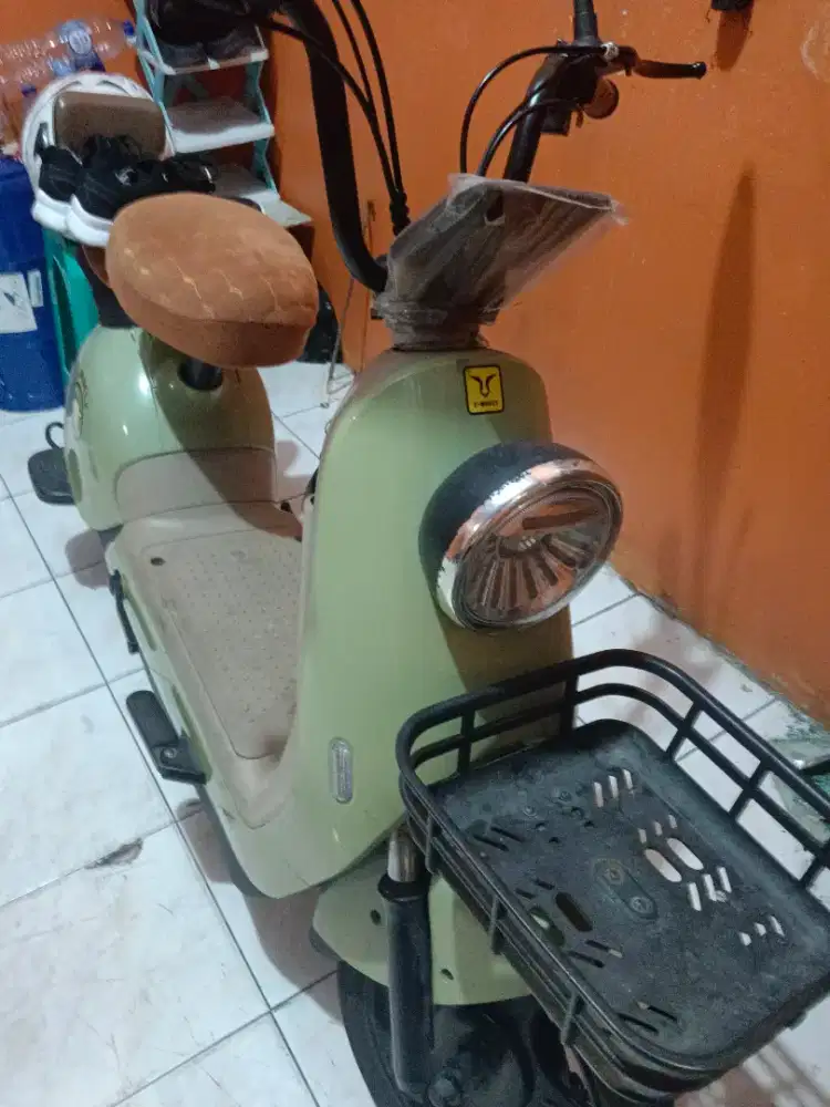 Sepeda listrik merk uwinfly