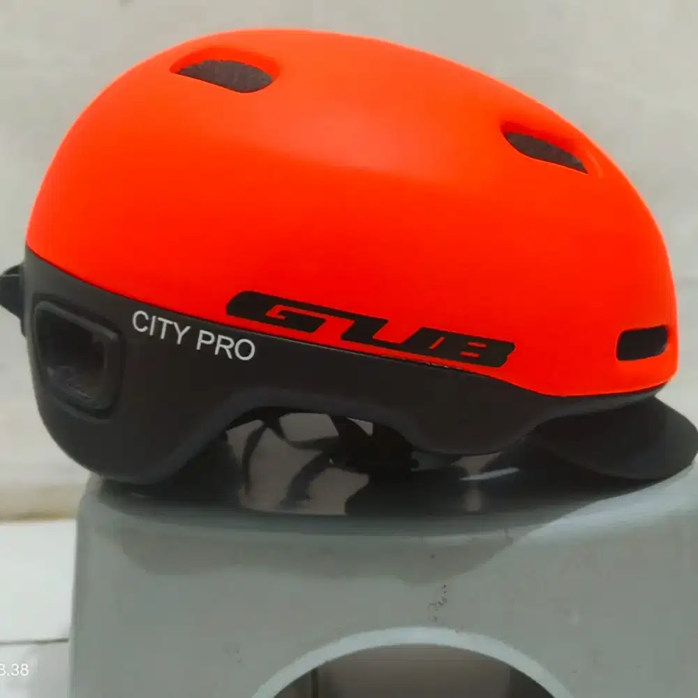 Helm sepedah dewasa