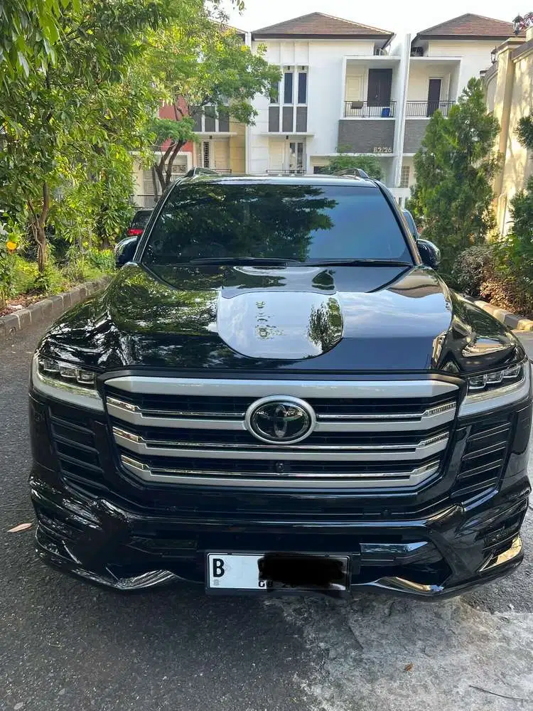 Land Cruiser VXR300 2023