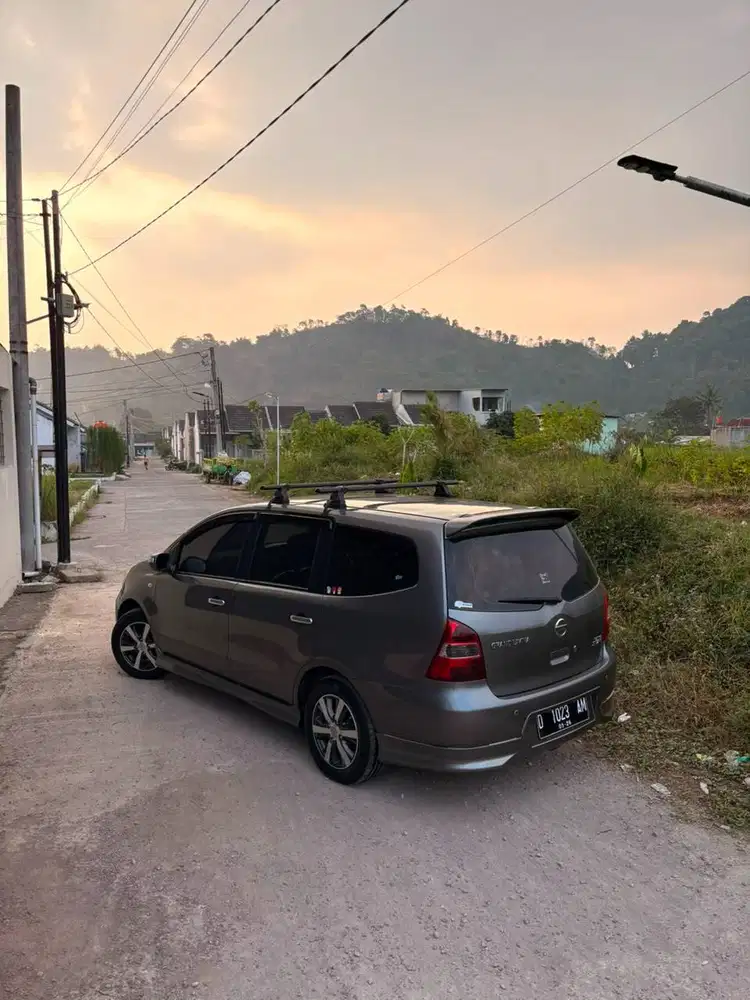 Nissan Grand Livina