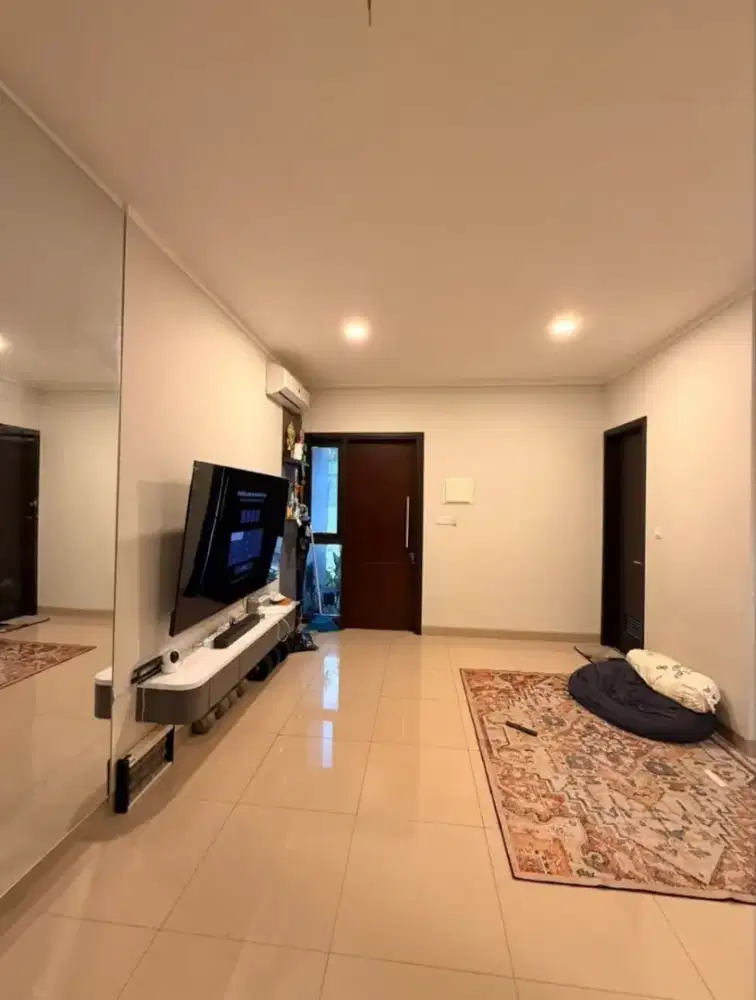 Jual Rumah Semi Furnish dan Kondisi Bagus di Summarecon Crown Gading.