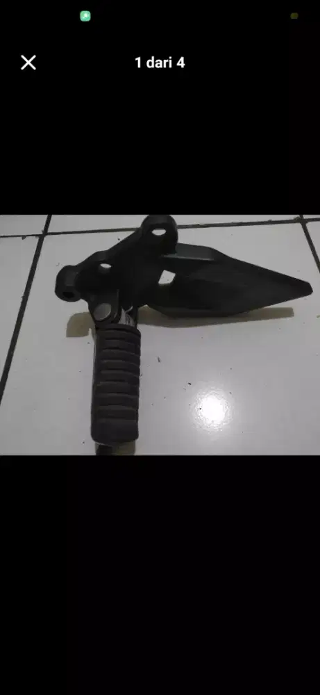Step Depan Kawasaki Ninja 250 Karbu (Bagian Kiri/Perseneling)