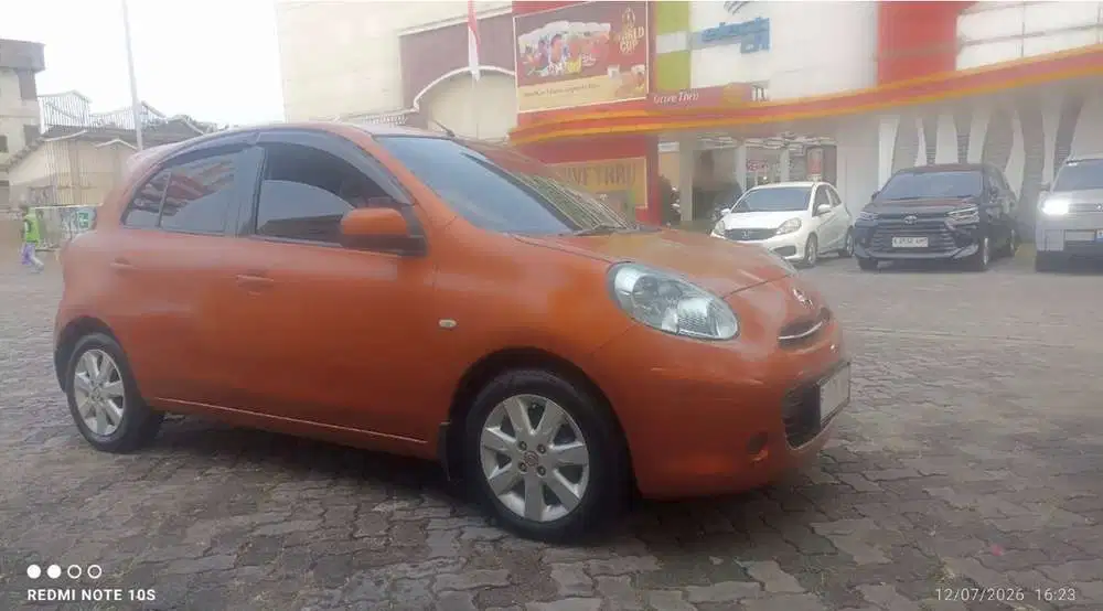 Nissan March 2011 Bensin