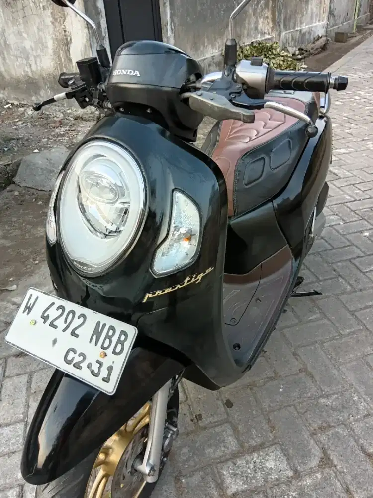 Scoopy W sdrjo. Keyles