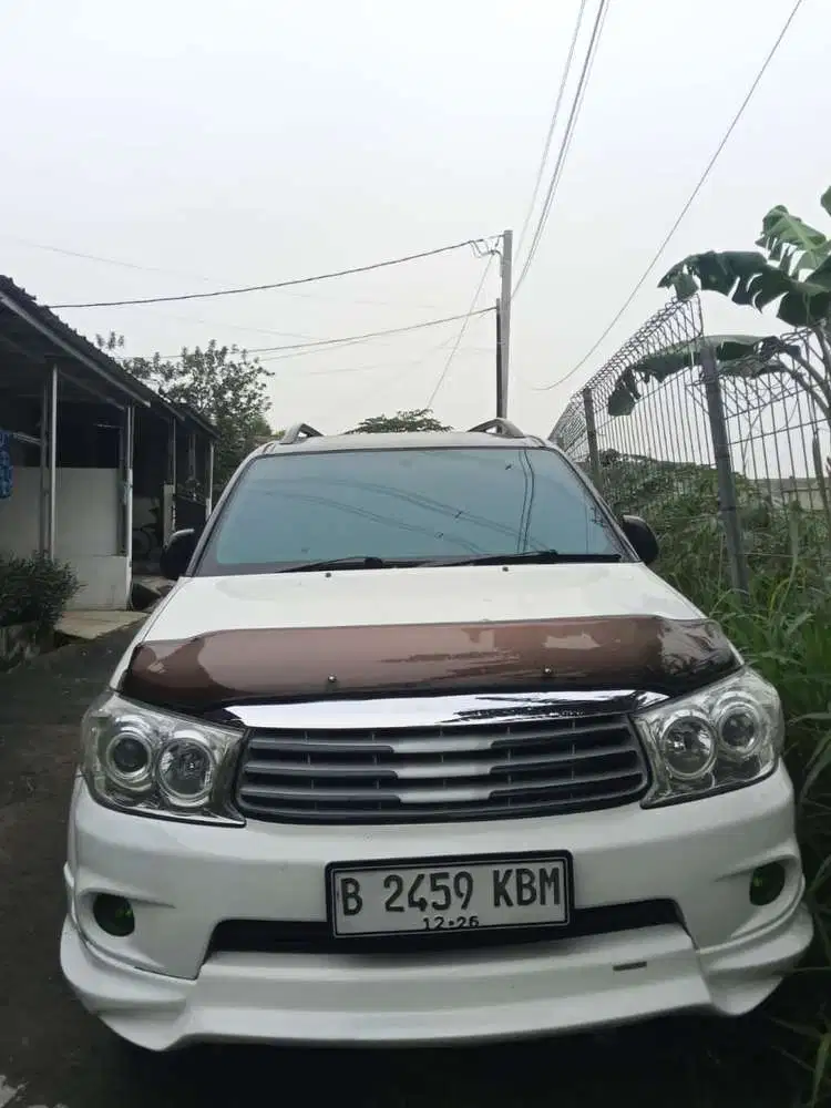 Toyota Fortuner 2010 Bensin
