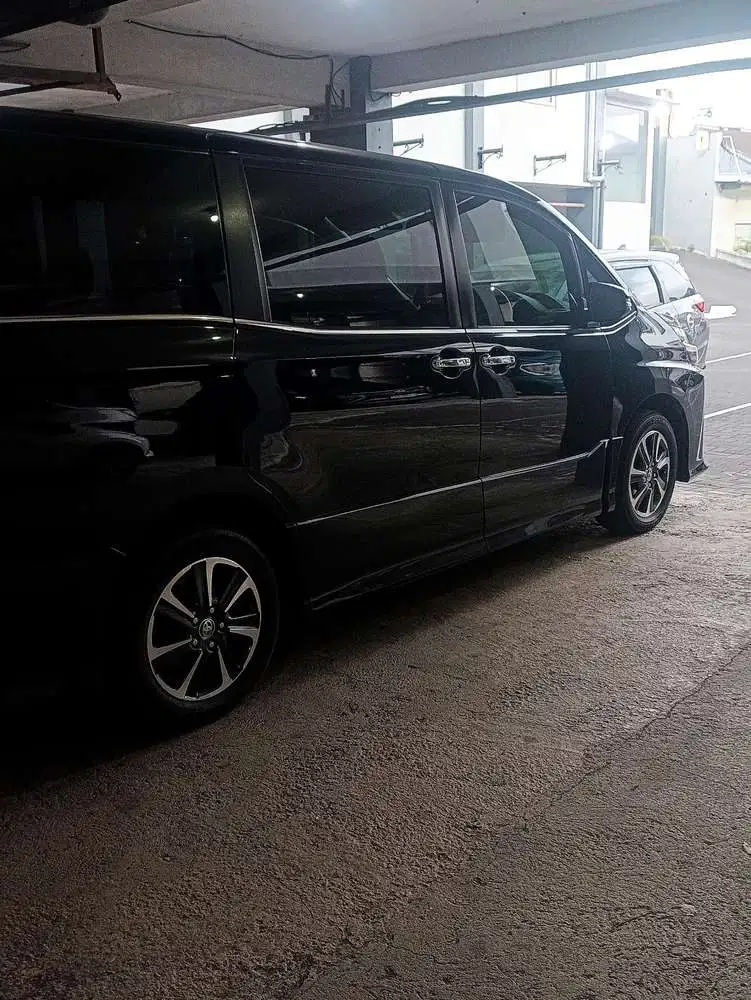 Toyota Voxy 2021 Bensin