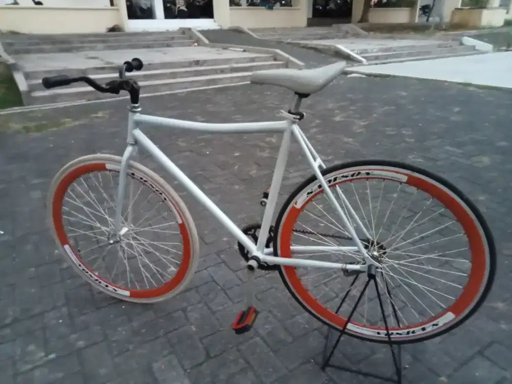 Sepeda fixie 700c terpedo bekas bagus