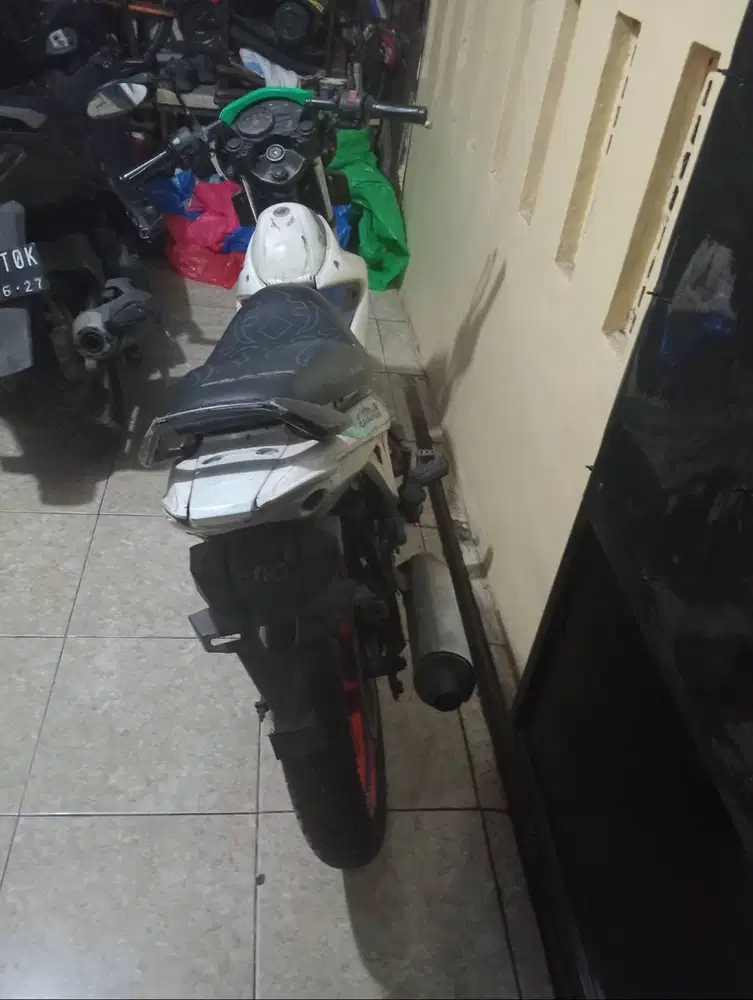 Motor standar tangan ke dua