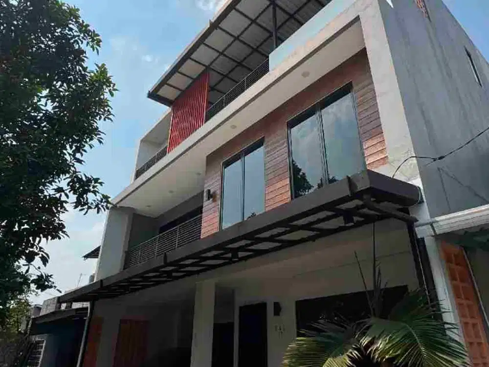 DIJUAL CEPAT – Rumah Mewah 3 Lantai Full Furnished di Beji
