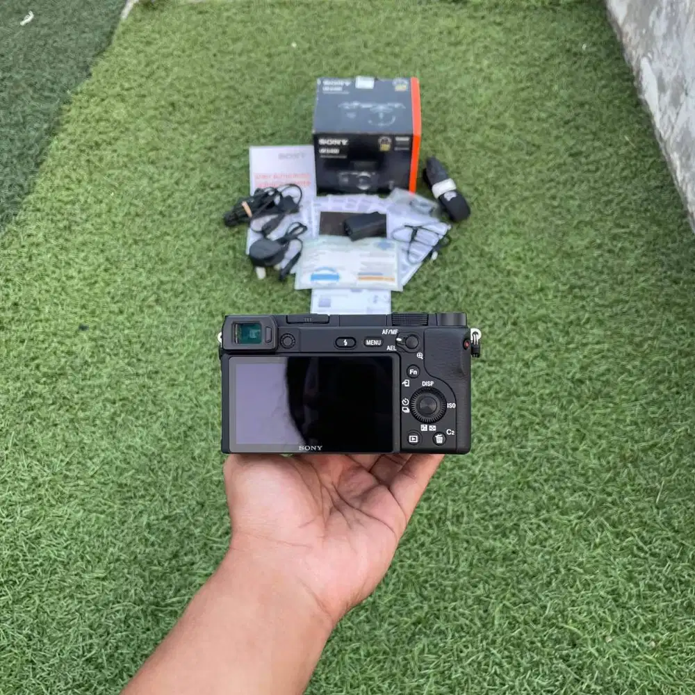 Mirrorless Sony A6400 Lensa Kit Sony 16-50mm OSS Fullset Dus Box