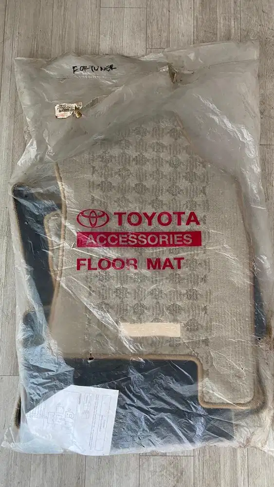 Karpet Lantai Toyota Fortuner 2005-2015