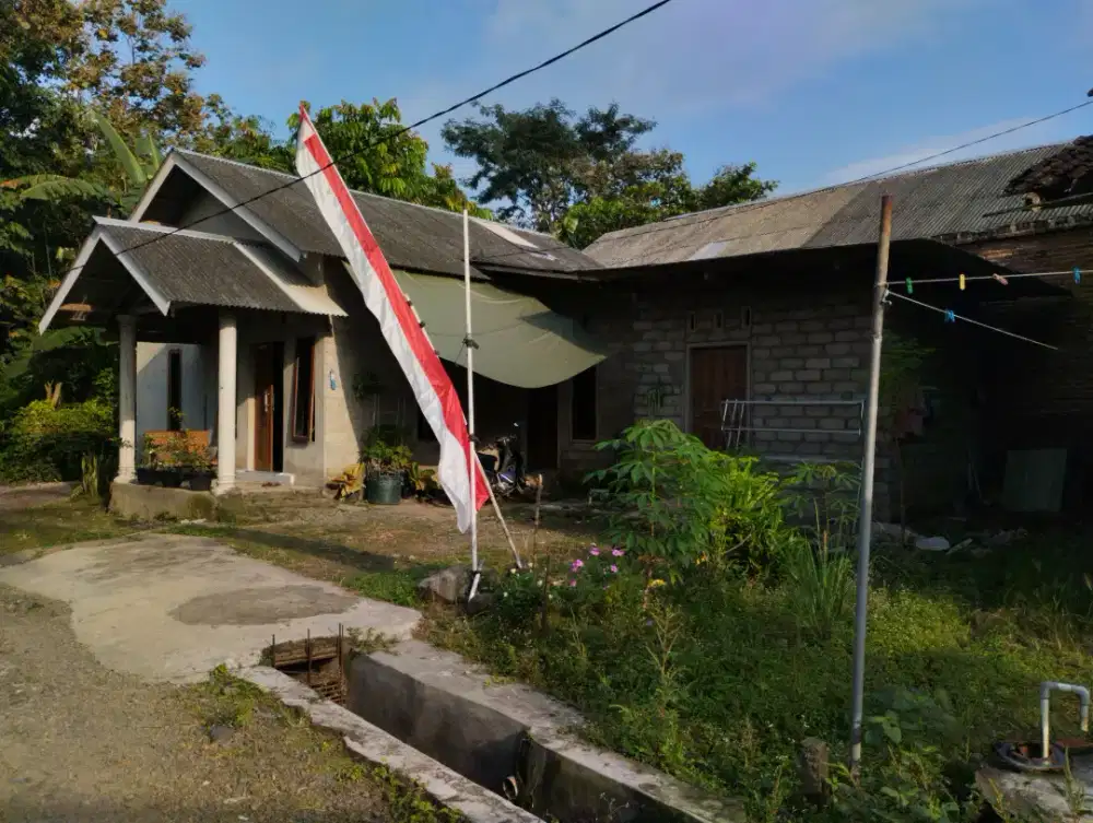 Rumah Pedesaan Sangat Strategis