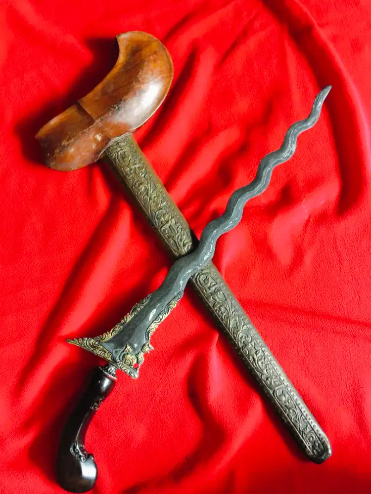 Keris Singo Barong kinantah Luk 11