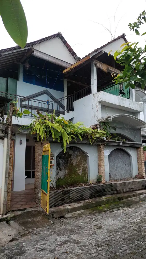 KONTRAKKAN RUMAH STRATEGIS JALAN PARIS YOGYAKARTA