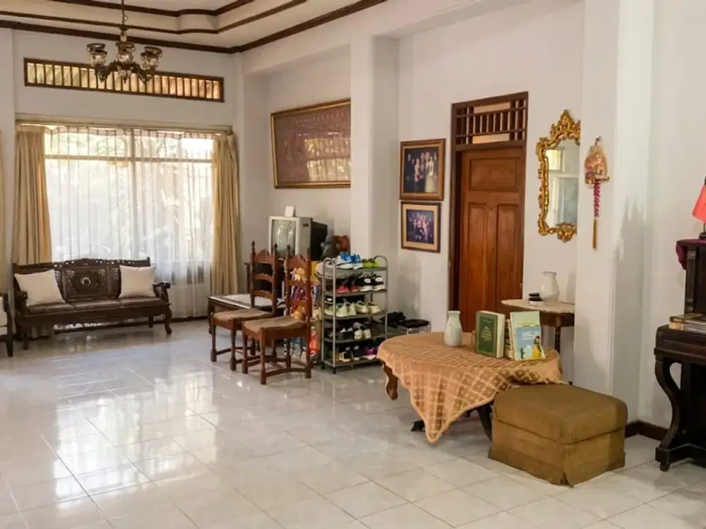 Rumah Strategis dekat area Kost dan Office Space Dijual Hitung Tanah di Radio Dalam Jakarta Selatan