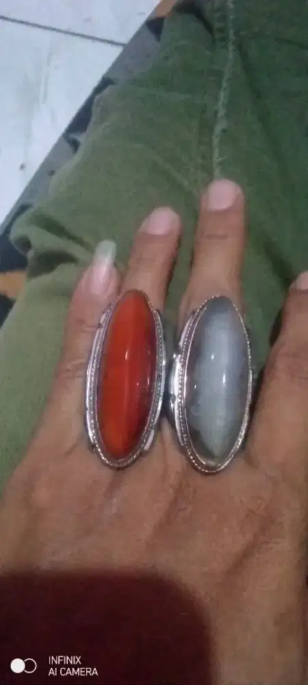 Batu pandan merah dan oli