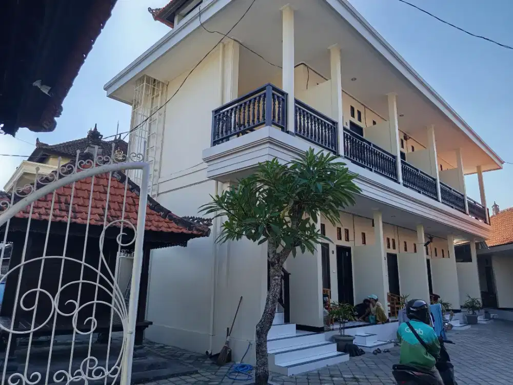 tukang bangunan aja