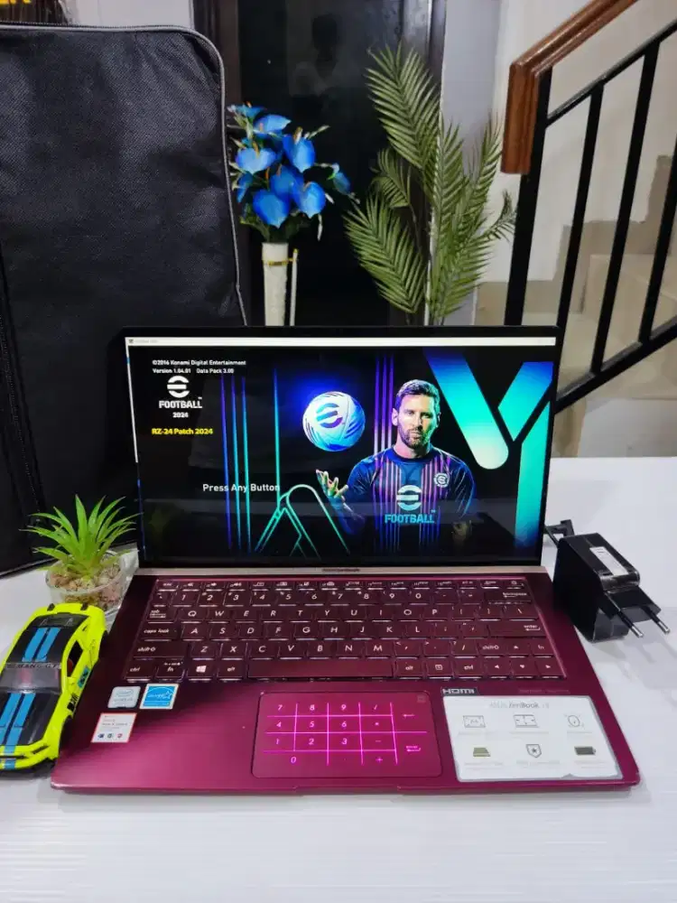 Laptop SuperSlim Asus ZenBook Red Edition SSD 512GB Siap Pakai