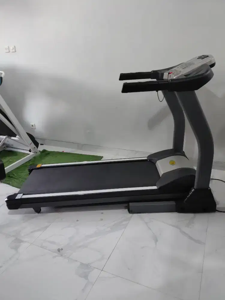 Treadmill Jumbo BFIT Seperti Baru