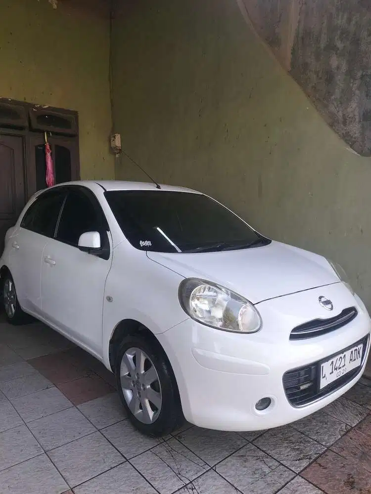 Nissan March 2011 Bensin