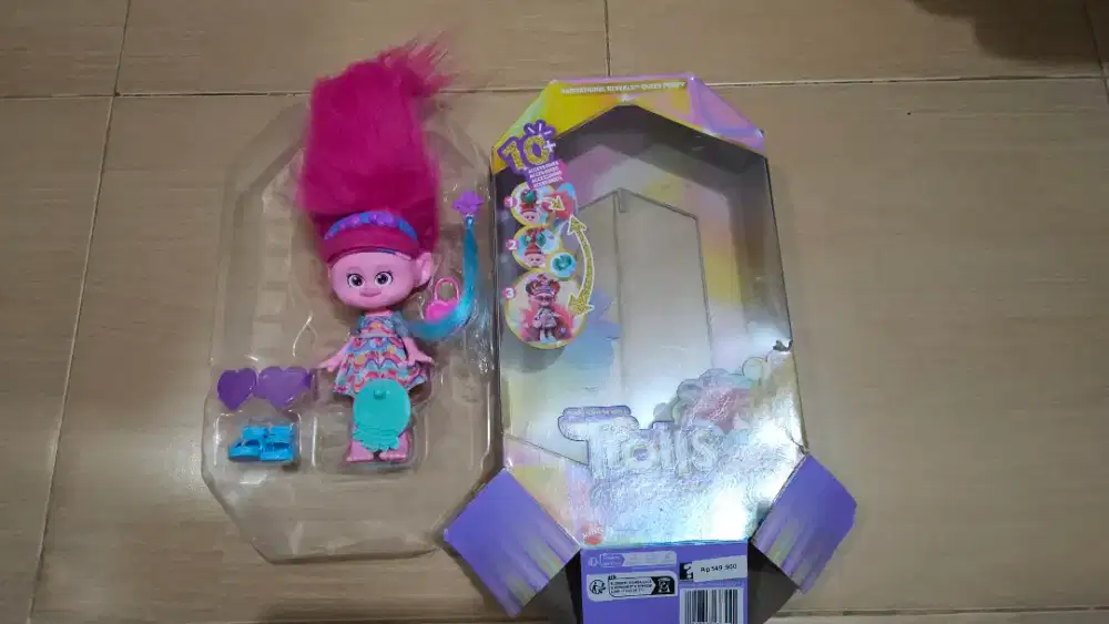 Trolls Bond Together original Mattel Hairsational Reveals Queen Poppy