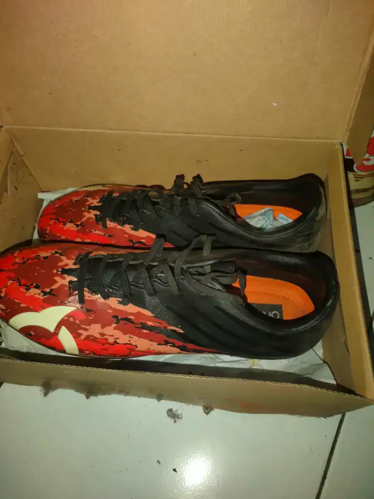 Sepatu bola ortuseight catalyst chimera