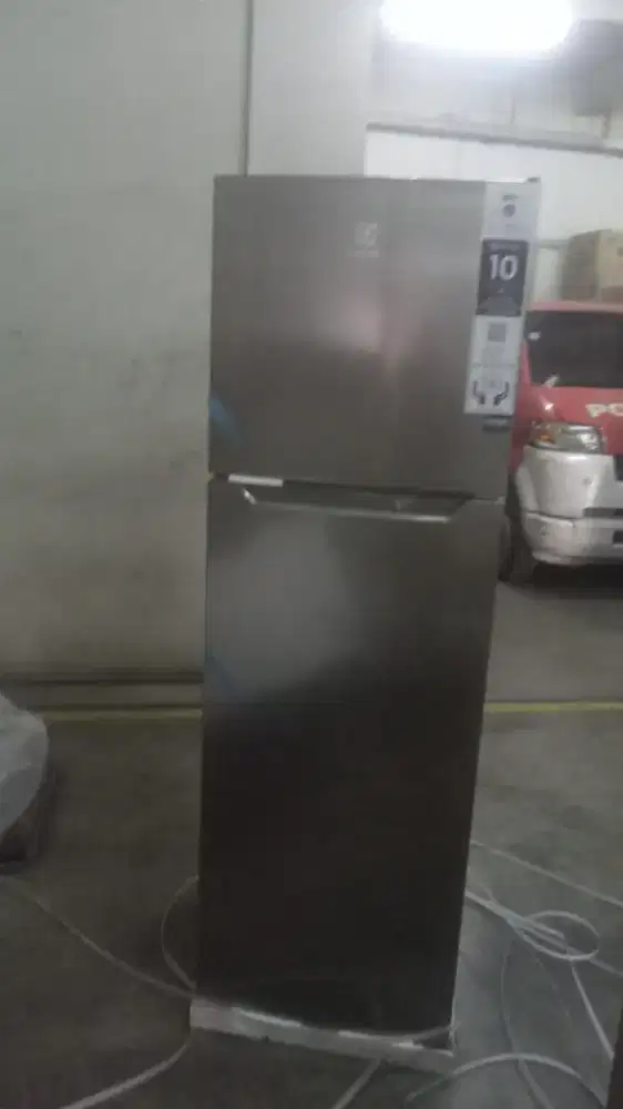 Kulkas 2pintu ELECTROLUX Etm-2500Aa
