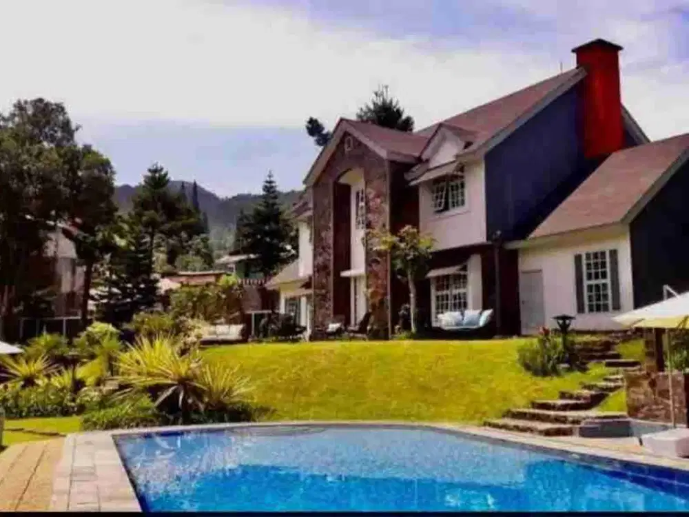 VILLA MEWAH CHRISANTUM DI CISARUA PUNCAK BOGOR